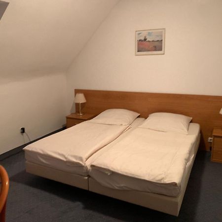 Waldhotel Hensel'S Felsenkeller 美因河畔法兰克福 外观 照片